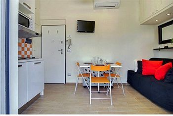 Hostal Florentia Suites
