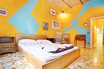 Hostal Florentia Suites