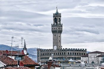 Hostal Florentia Suites