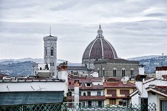Hostal Florentia Suites