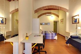 Hostal Florentia Suites