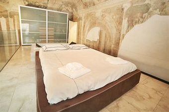 Hostal Florentia Suites