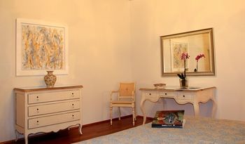 Florence View Apartments