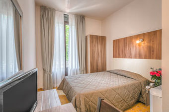 Hostal Hotel Arno Bellariva