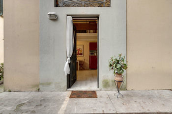 Around Florence Apartments