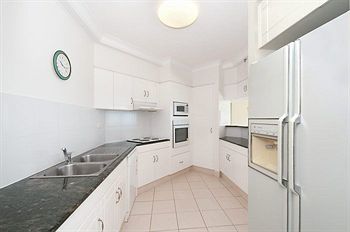 Burleigh Surf Apartments