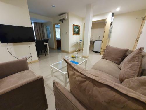 Hotel The Capital Residence Suites