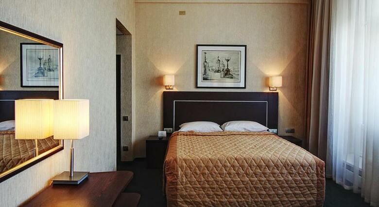 Hotel Aerostar