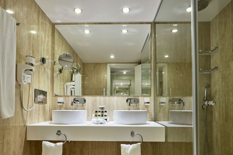 Hotel Grecian Bay