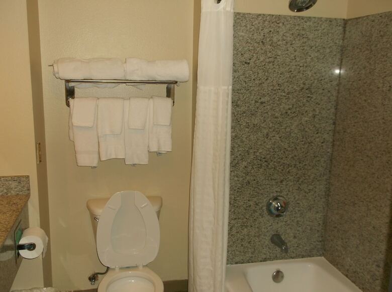Hotel Comfort Inn & Suites (.)