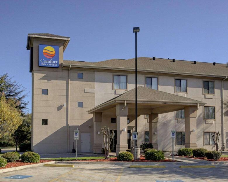 Hotel Comfort Inn & Suites (.)