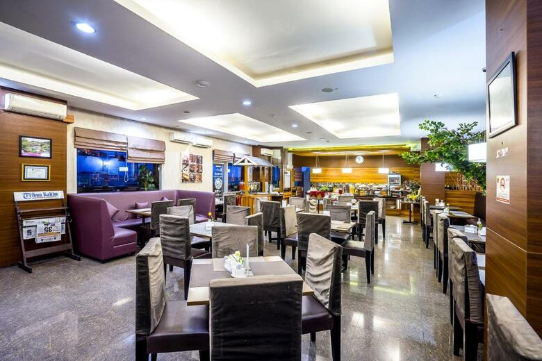 Hotel Grand Kartika