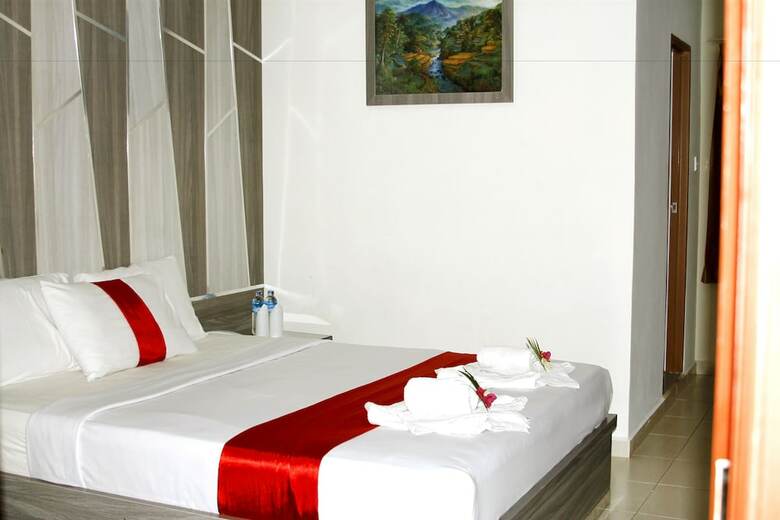 Paradise Hotel