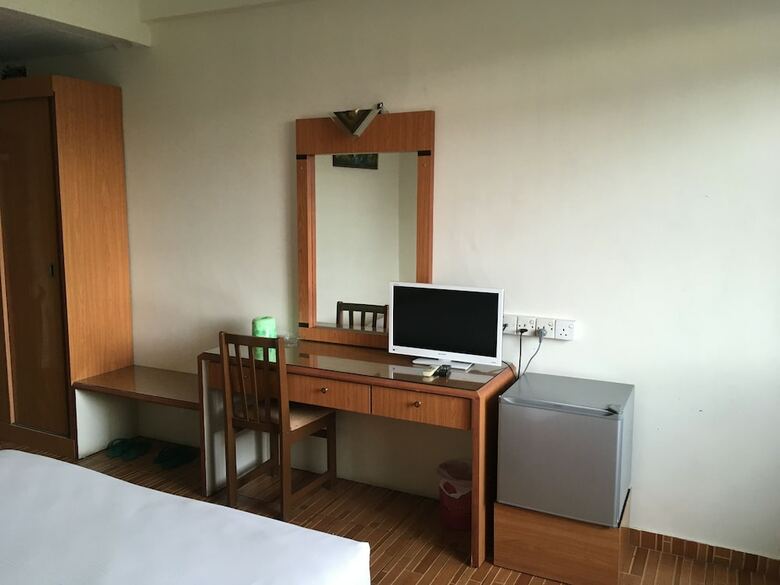 Paradise Hotel
