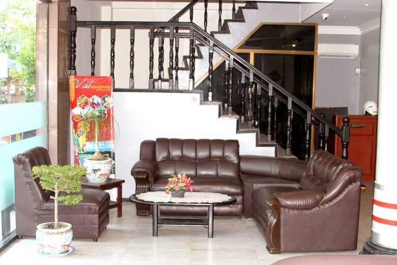 Paradise Hotel