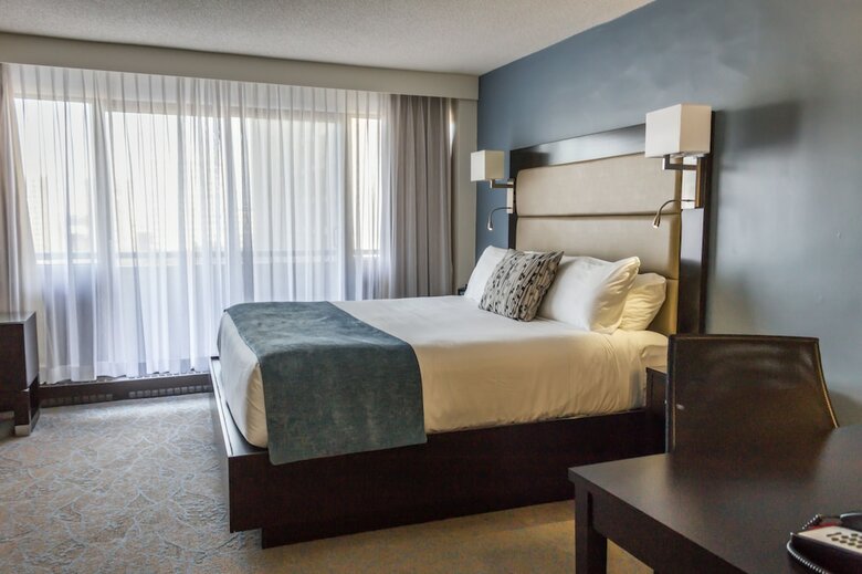 Embassy Hotel & Suites Ottawa