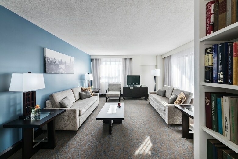 Embassy Hotel & Suites Ottawa