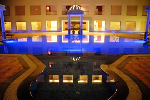 Hotel Cambay Grand Kukas