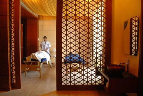 Hotel Cambay Grand Kukas