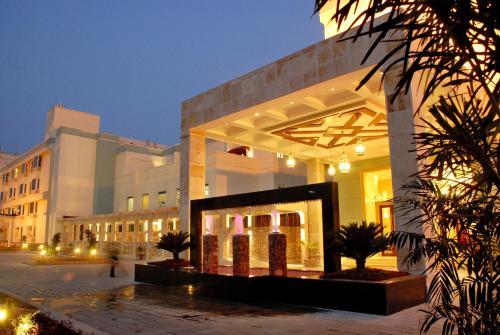 Hotel Cambay Grand Kukas