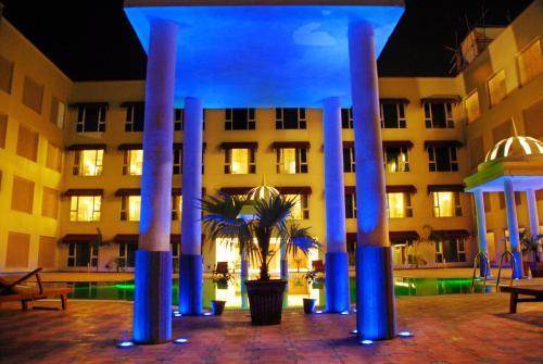 Hotel Cambay Grand Kukas