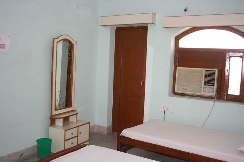 Hostal Rainbow Guest House