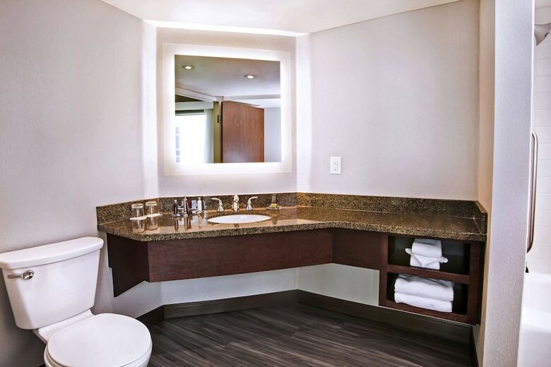 Marriott Niagara Falls Fallsview Hotel & Spa