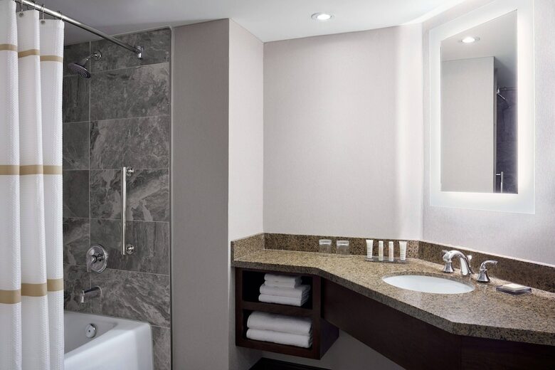 Marriott Niagara Falls Fallsview Hotel & Spa