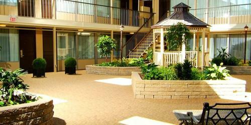 Hotel Skyline Inn
