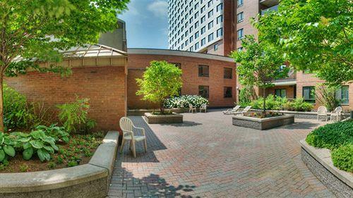 Les Suites Hotel Ottawa