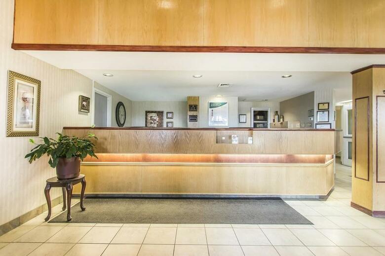 Hotel Quebec Quality Suites