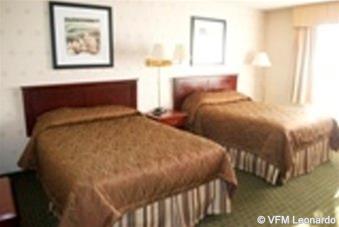 Travelodge Hotel Airlane