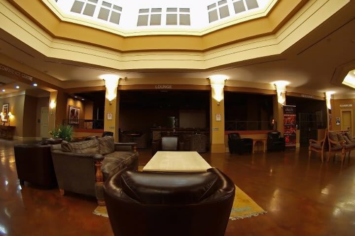 Hotel Executive Royal Inn North Calgary