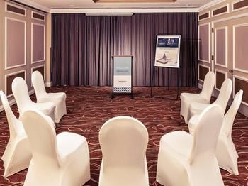 Hotel Mercure Livingston