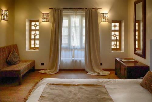 Hotel 1st Gate Home- Fusion