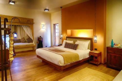 Hotel 1st Gate Home- Fusion