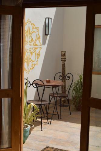 Hotel 1st Gate Home- Fusion