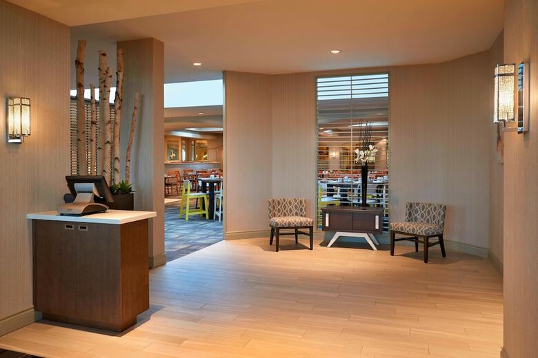 Hotel Doubletree By Hilton Toronto Airport