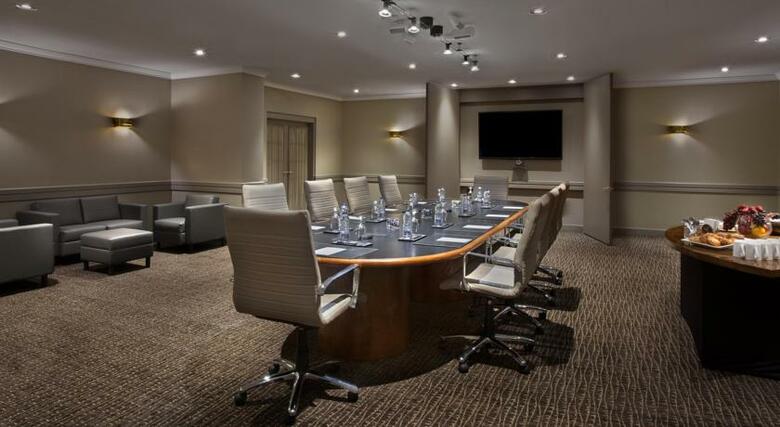 Hotel Doubletree By Hilton Toronto Airport