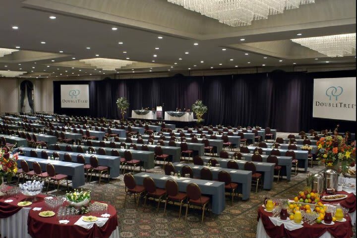 Hotel Doubletree By Hilton Toronto Airport