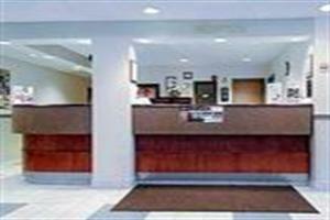 Quality Hotel Montreal East