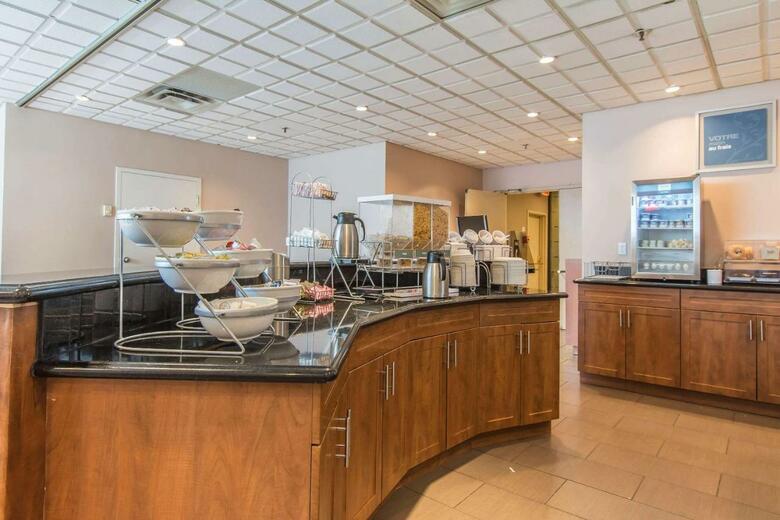 Hotel Comfort Suites Downtown
