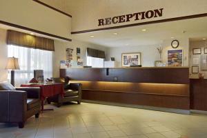 Hotel Quality Suites Laval
