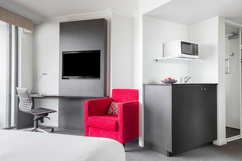 Hotel Mantra On Queen