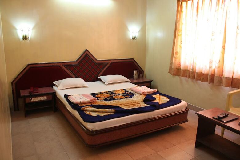 Lodge Hotel Jambhale Palace
