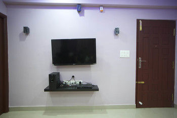 Max Classic Serviced Apartment