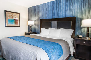 Hotel Comfort Inn & Suites