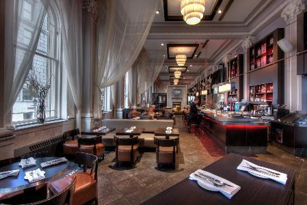 Place D�armes Hotel Montreal
