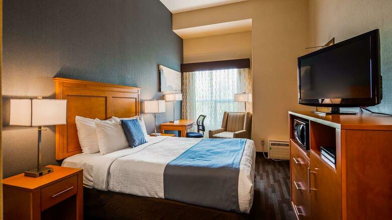Best Western Plus Uptown Hotel