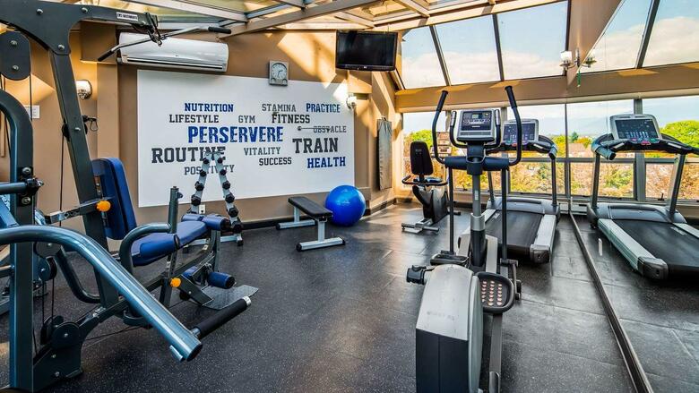 Best Western Plus Uptown Hotel